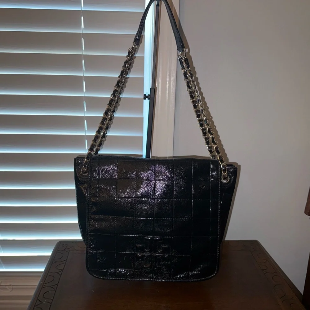 Mint condition Tory Burch Marion Quilted Patent Leather Shoulder Bag
